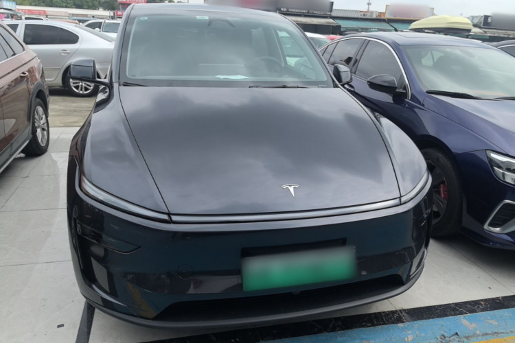 Tesla Model Y 2025 #3 Tesla Model Y 2025 immagine di auto #3