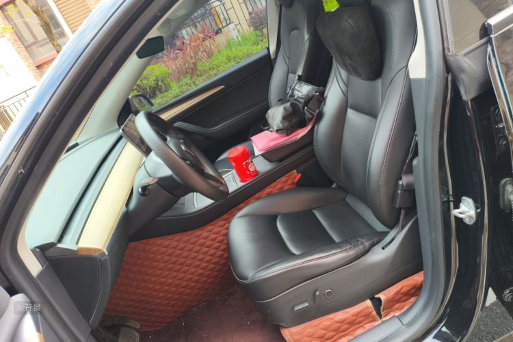 Tesla Model Y 2021 car image #17