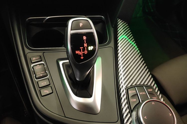 BMW 3 Series 2018 #14 BMW 3 Series 2018 car image #14