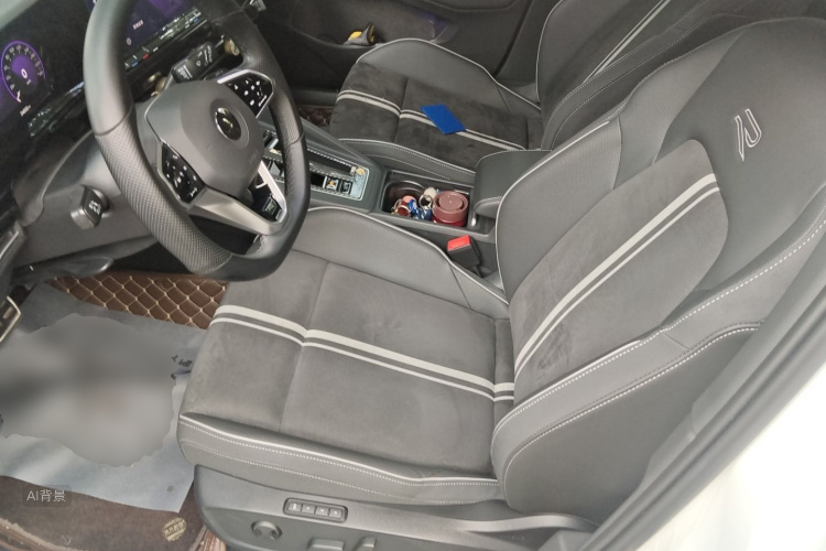 Volkswagen Golf 2022 car image #17