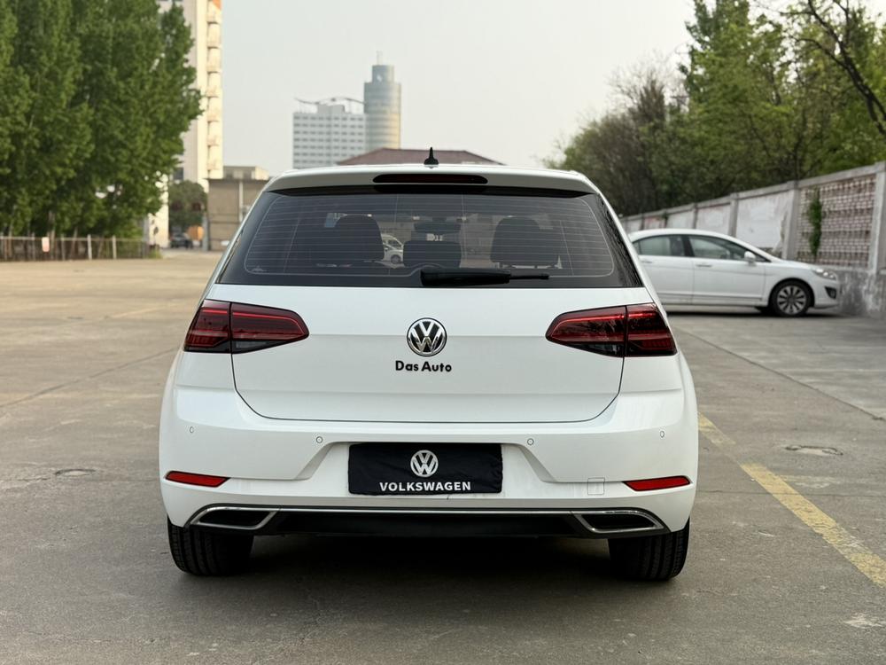 Volkswagen Golf 2020 car image #5