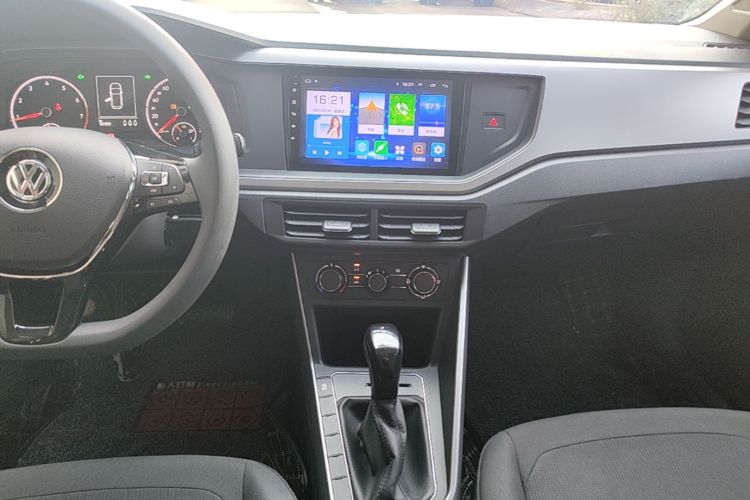 Volkswagen Polo 2020 car image #17