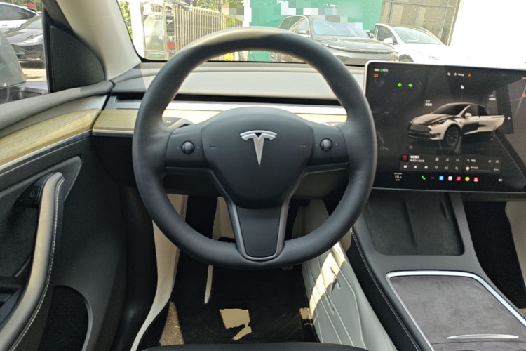 Tesla Model Y 2023 #11 Tesla Model Y 2023 immagine di auto #11