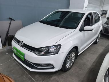 Volkswagen Polo 2015 car image 