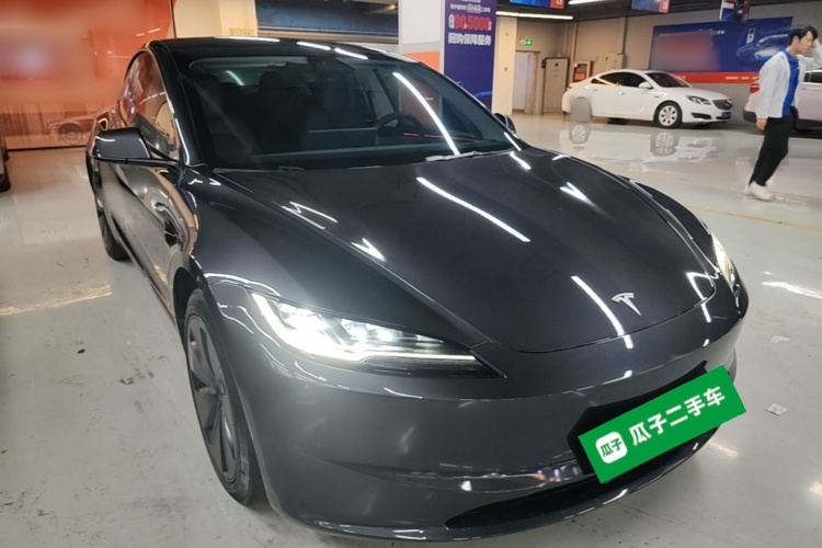 Tesla Model 3 2024 car image #4