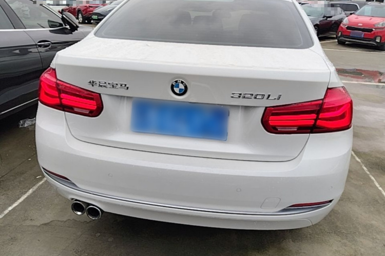 BMW 3 Series 2018 صورة سيارة #6