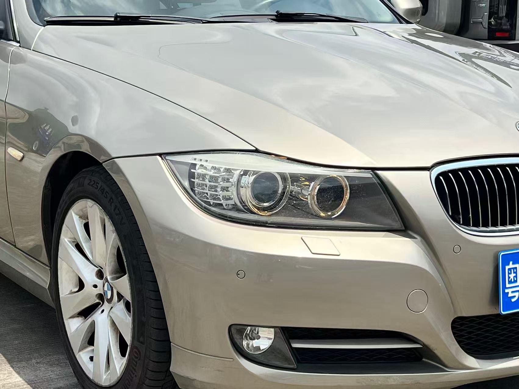 BMW 3 Series 2011 car image #3