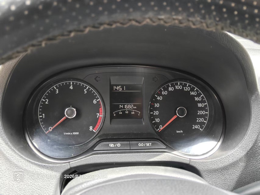 Volkswagen Polo 2014 car image #6