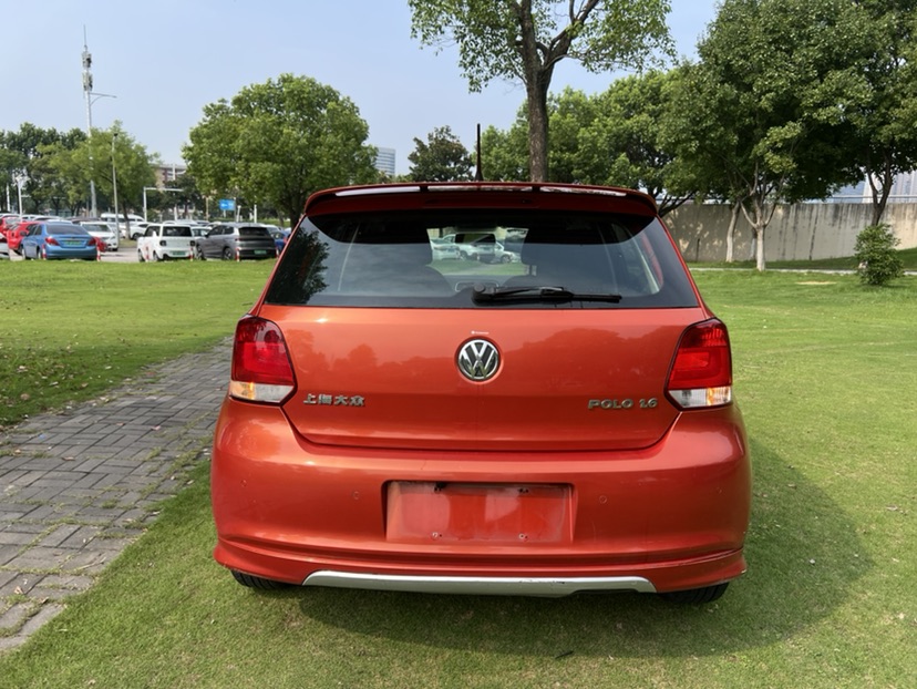 Volkswagen Polo 2011 car image #7