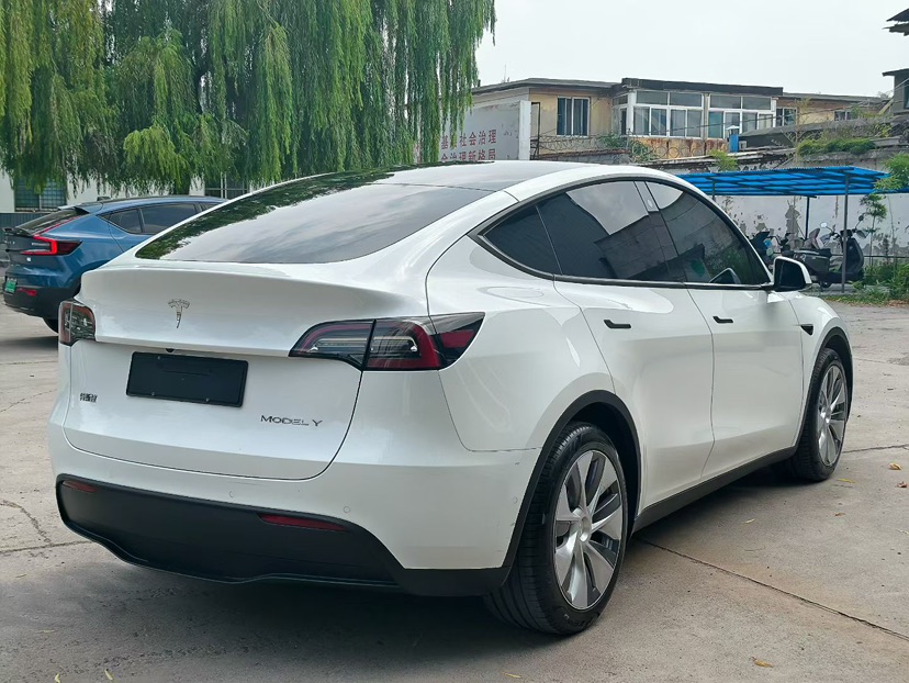 Tesla Model Y 2022 #3 Tesla Model Y 2022 car image #3
