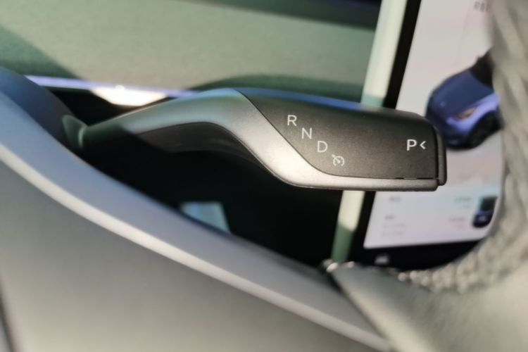 Tesla Model Y 2024 #14 Tesla Model Y 2024 صورة سيارة #14