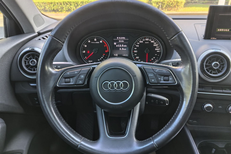 Audi A3 2019 car image #12