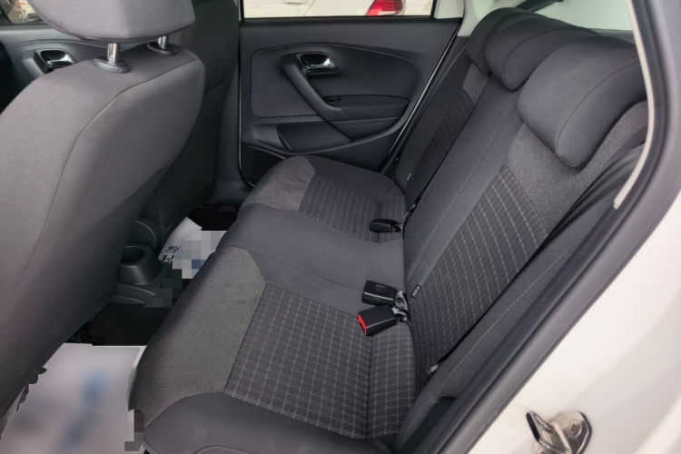 Volkswagen Polo 2019 car image #17