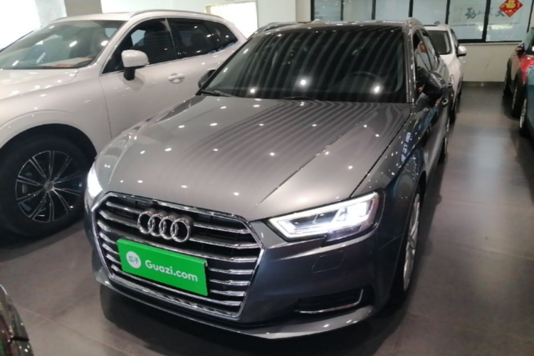 Audi A3 2019 car image #3