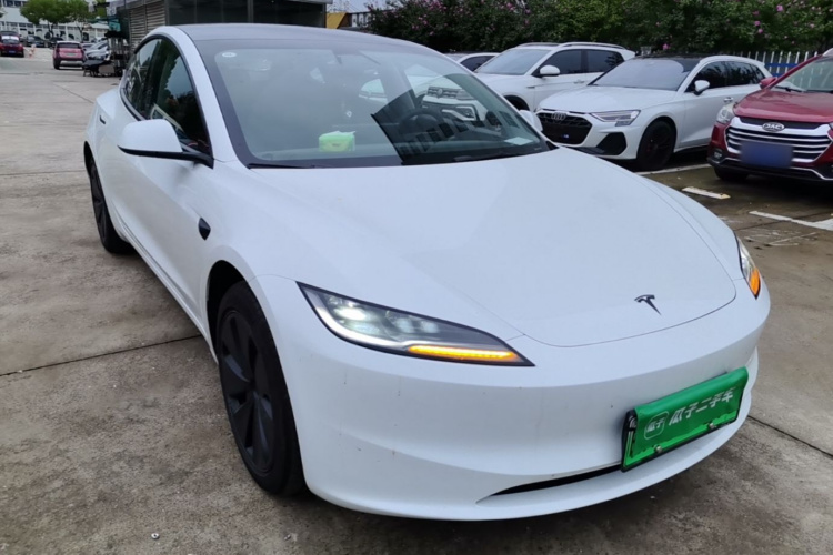 Tesla Model 3 2025 #4 Tesla Model 3 2025 car image #4
