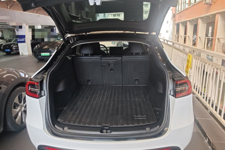 Tesla Model Y 2023 #19 Tesla Model Y 2023 immagine di auto #19