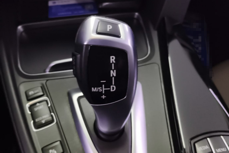 BMW 3 Series 2019 #14 BMW 3 Series 2019 immagine di auto #14