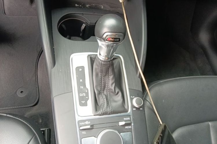 Audi A3 2019 car image #14