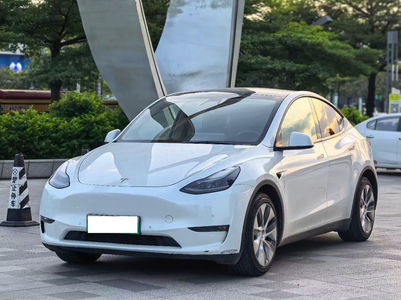 Tesla Model Y 2021 car image 