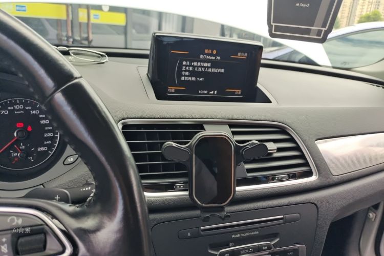 Audi Q3 2016 car image #15