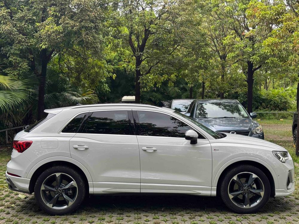Audi Q3 2023 car image #8