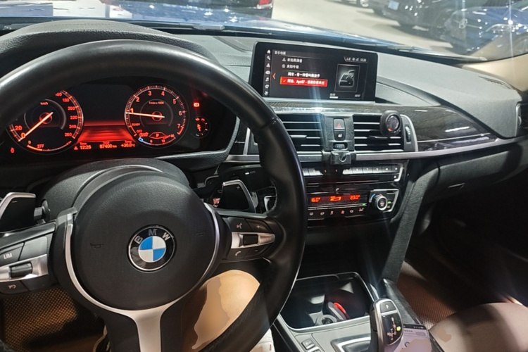 BMW 3 Series 2018 #10 BMW 3 Series 2018 car image #10