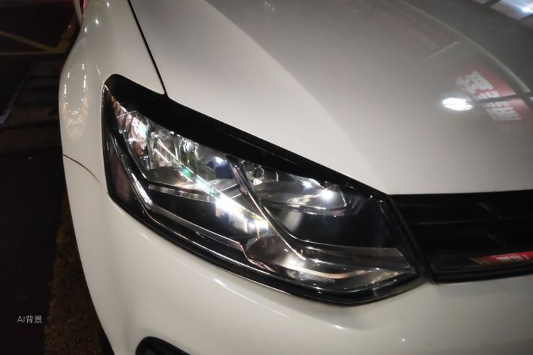 Volkswagen Polo 2015 car image #8