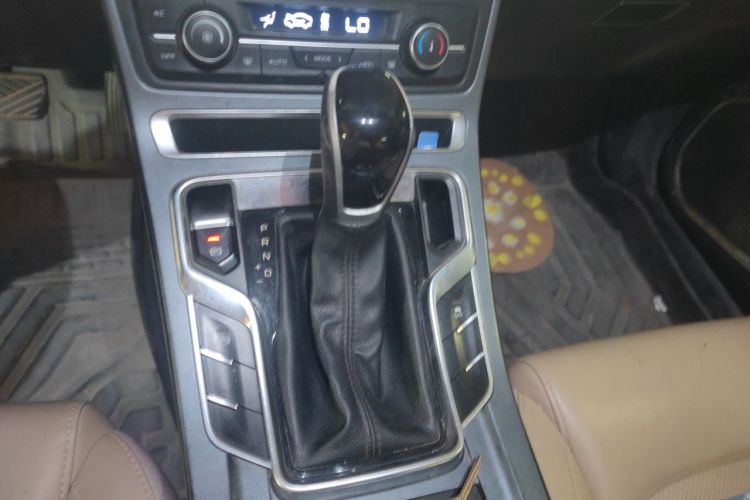 GEELY Emgrand 2018 imagem de carro #14