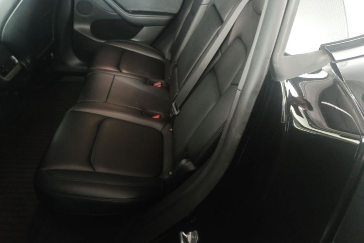 Tesla Model Y 2024 #17 Tesla Model Y 2024 car image #17