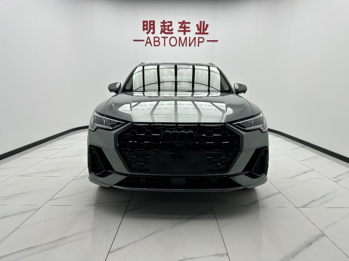 Audi Q3 2023 car image #2
