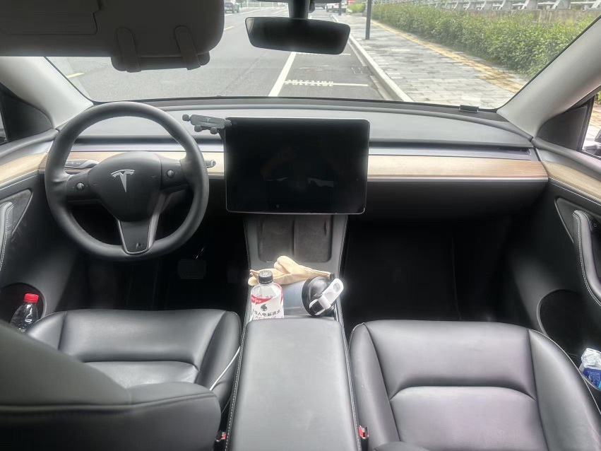 Tesla Model Y 2022 #5 Tesla Model Y 2022 car image #5