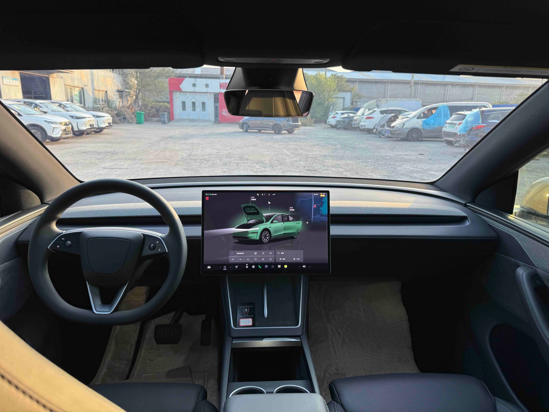 Tesla Model Y L 2025 imagem de carro #8