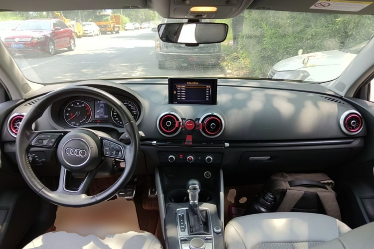 Audi A3 2018 car image #11