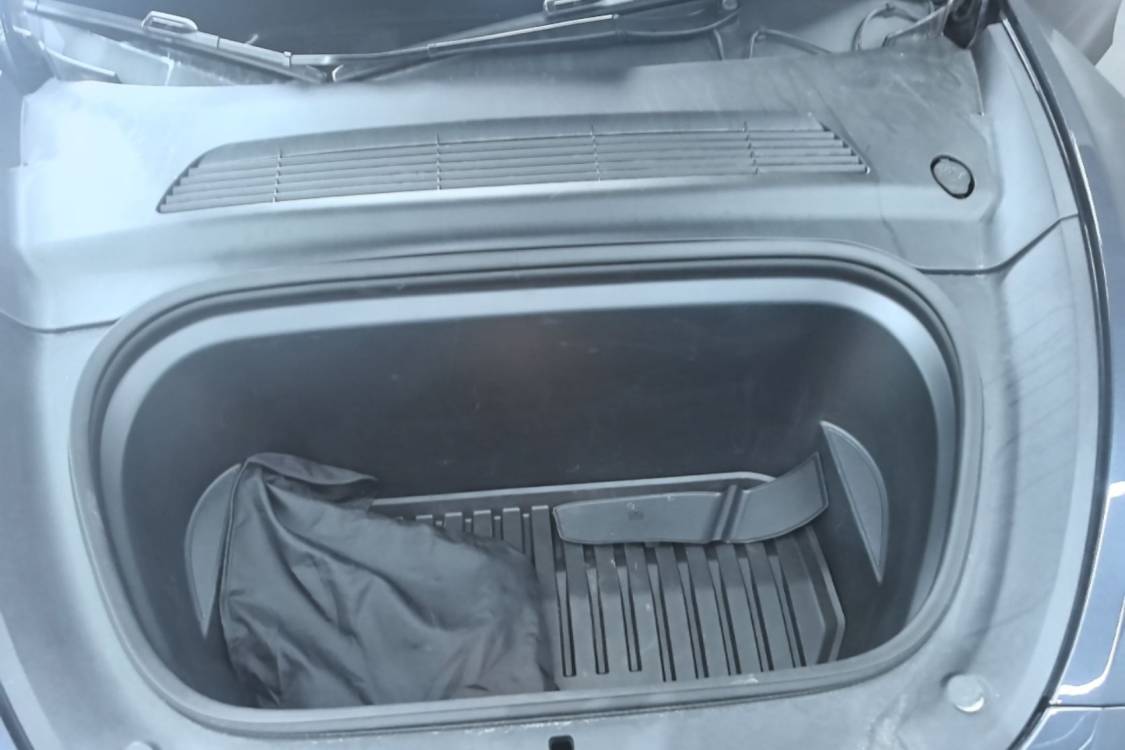 Tesla Model Y 2024 car image #6