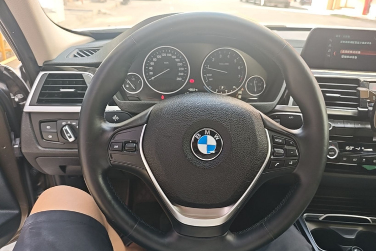 BMW 3 Series 2018 #11 BMW 3 Series 2018 car image #11