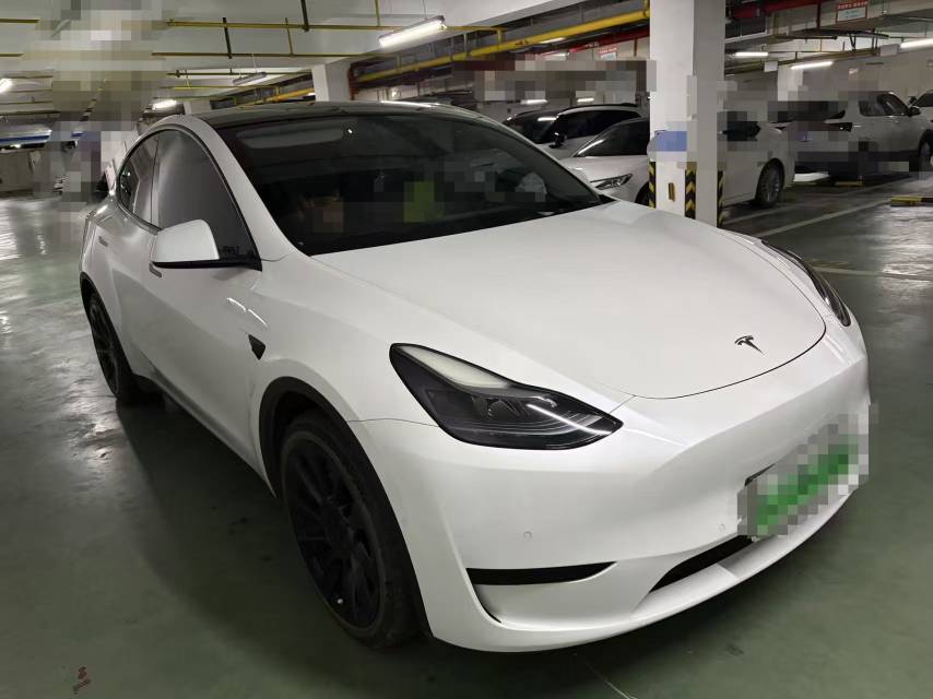 Tesla Model Y 2022 car image #2