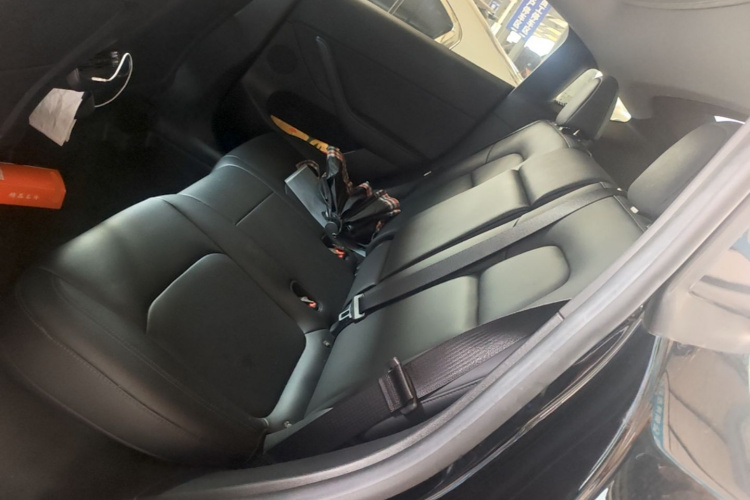 Tesla Model Y 2023 #17 Tesla Model Y 2023 car image #17