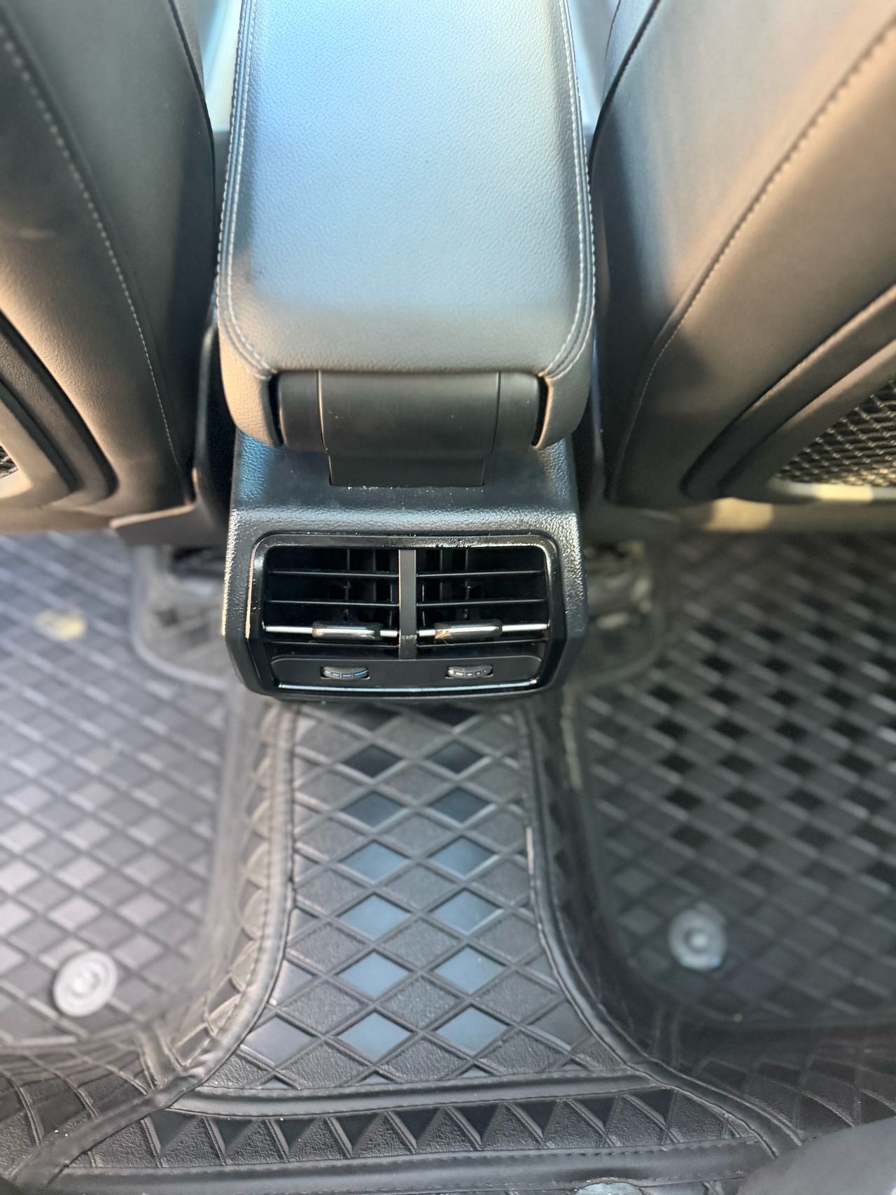 2022 car image #12