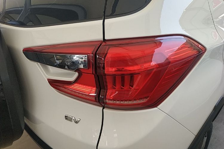 BYD Yuan New Energy 2020 car image #8