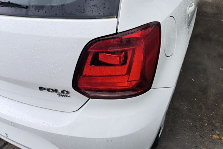 Volkswagen Polo 2017 car image #8