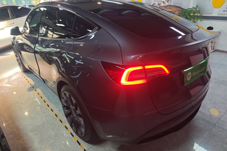 Tesla Model Y 2022 car image #5