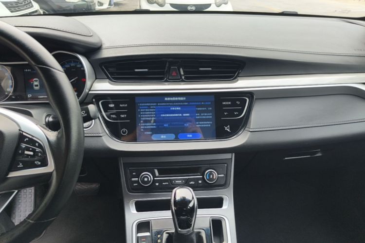 GEELY Emgrand 2019 car image #13