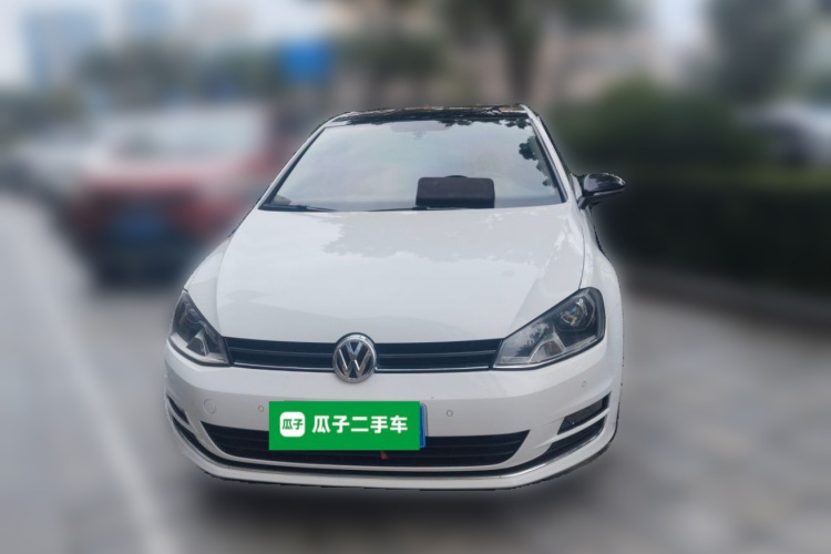 Volkswagen Golf 2017 car image #3