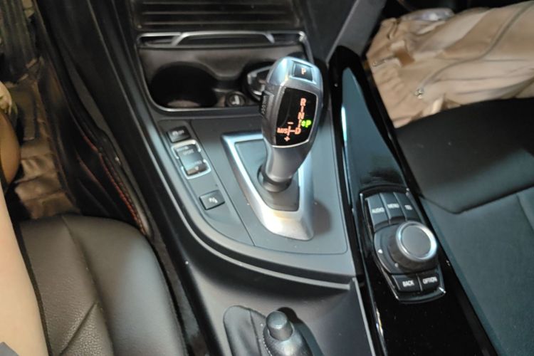 BMW 3 Series 2017 #14 BMW 3 Series 2017 car image #14