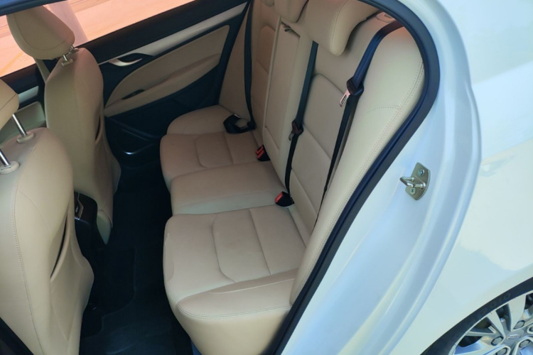 GEELY Emgrand 2018 #17 GEELY Emgrand 2018 car image #17