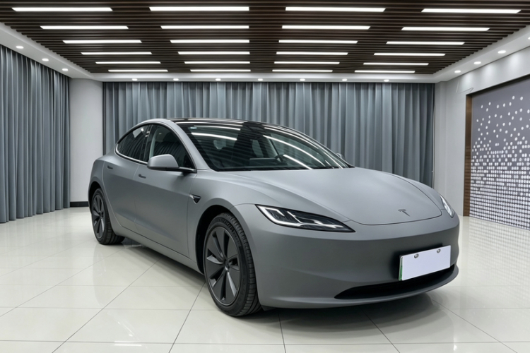 Tesla Model 3 2024 car image #10