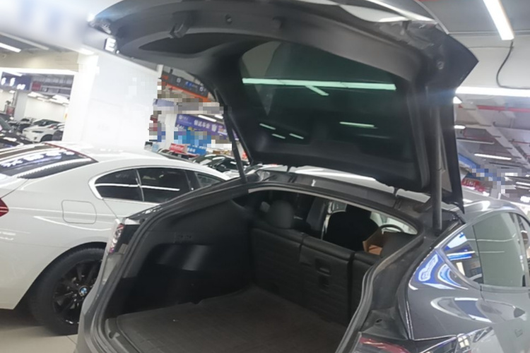 Tesla Model Y 2021 immagine di auto #19