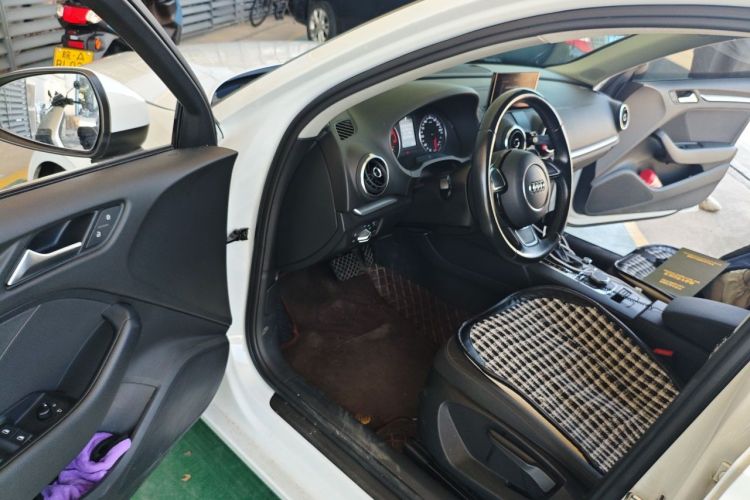 Audi A3 2017 car image #9