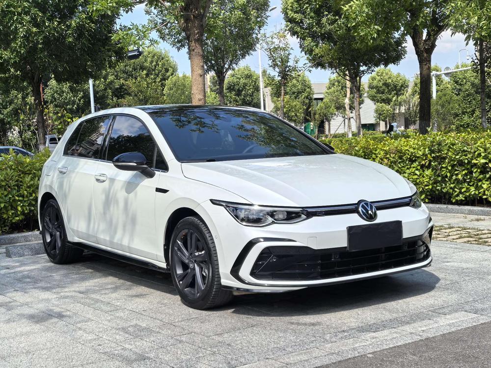 Volkswagen Golf 2022 car image #3