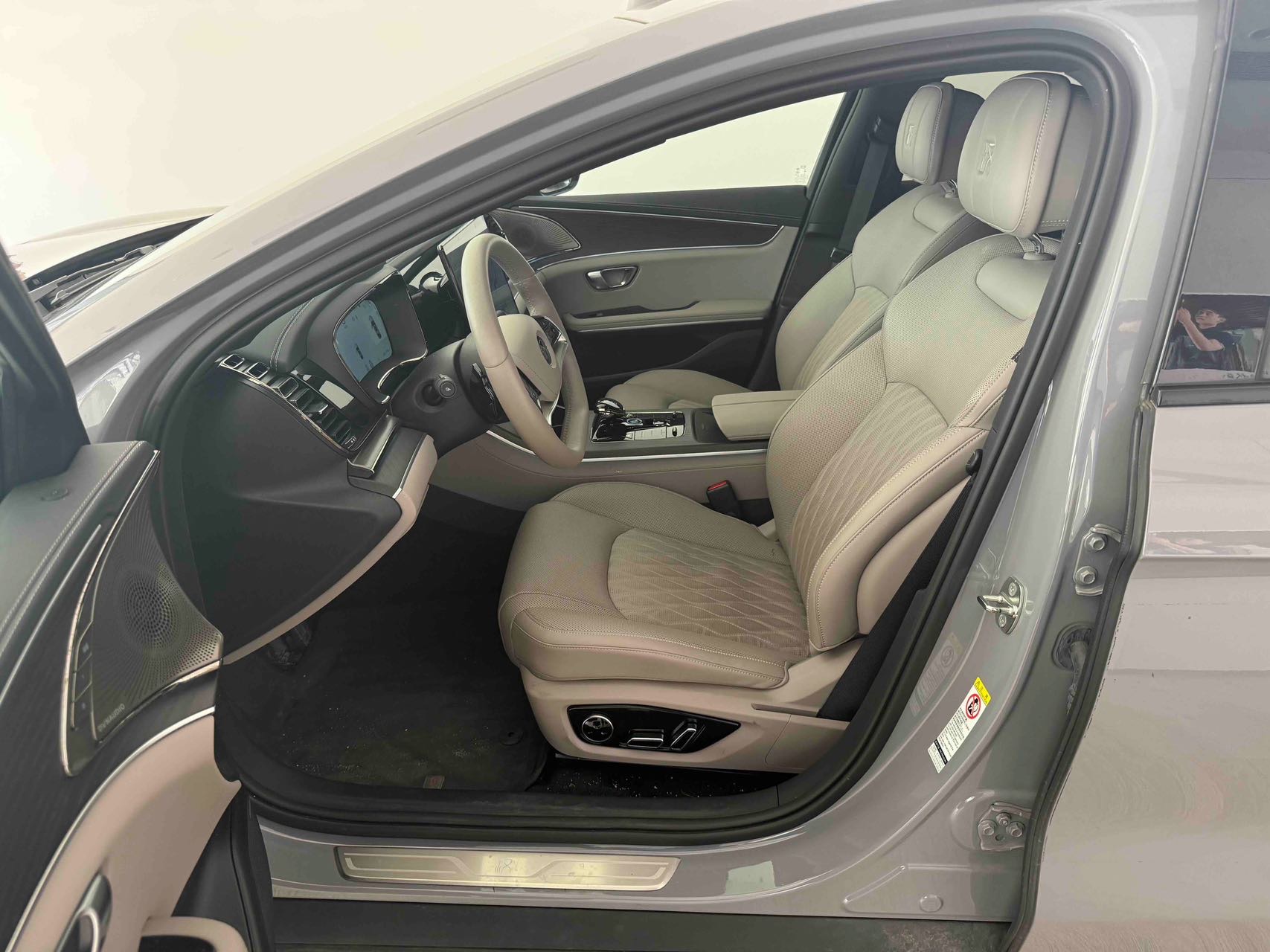 BYD Han 2025 car image #4